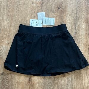 NEW WITH TAGS ON Cloud Court Skirt Pleated in black size med